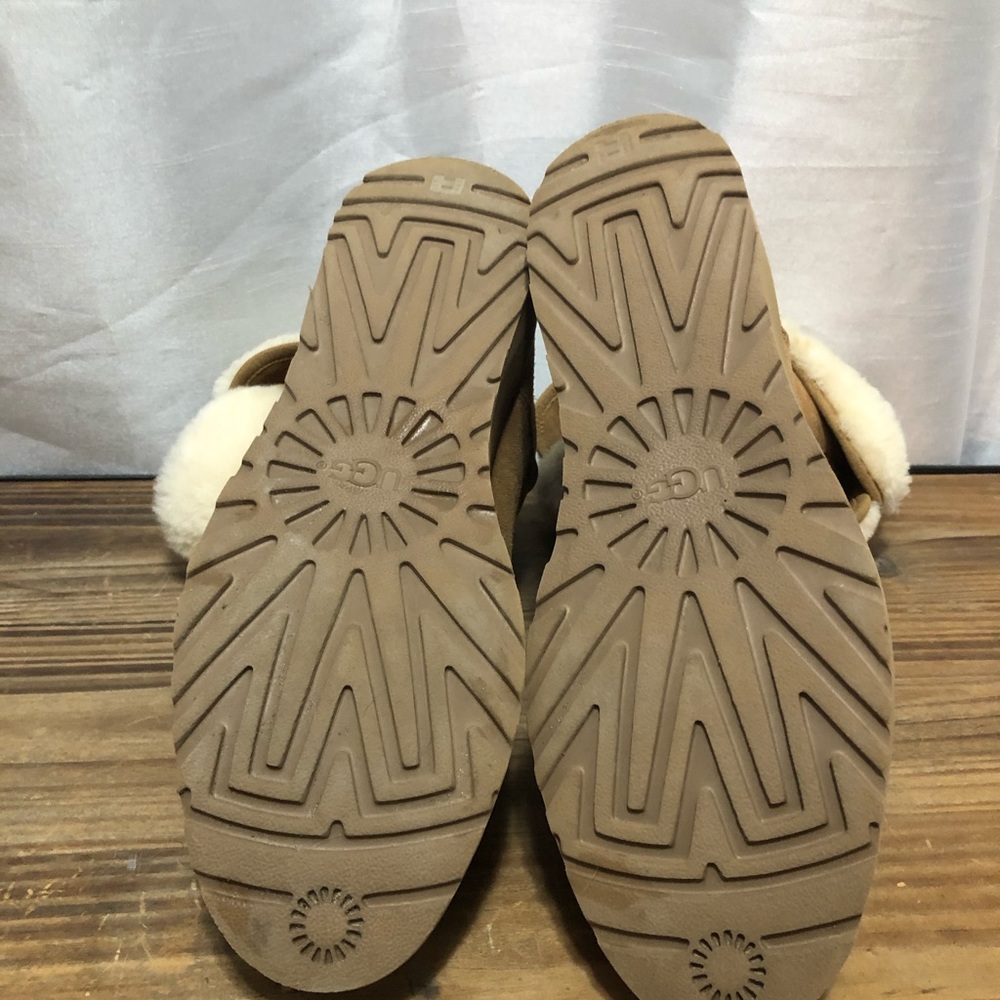 Ugg Amie Boot - Picture 7 of 8